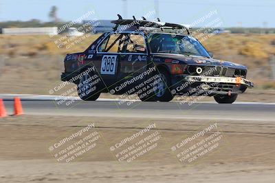 media/Oct-02-2022-24 Hours of Lemons (Sun) [[cb81b089e1]]/915am (I-5)/